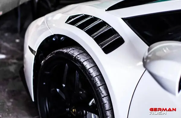 Lamborghini Huracan Carbon Fiber Vented Front Fenders