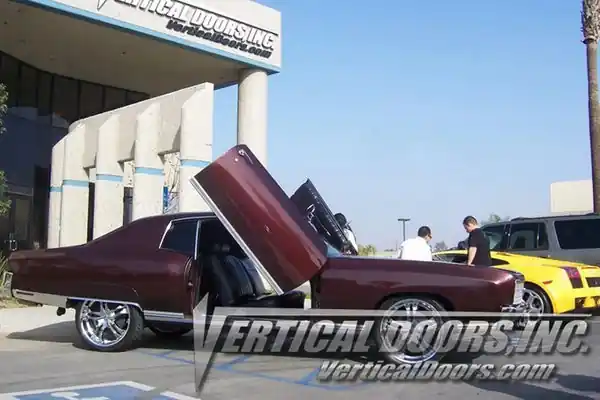 Vertical Doors Chevrolet Monte Carlo 1970-1972