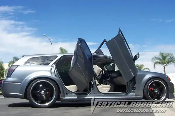 Vertical Doors Dodge Magnum 2004-2008 Rear
