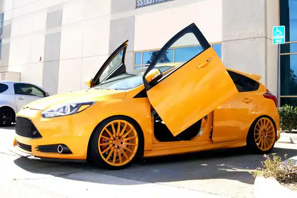 Vertical Doors Ford Focus 2010-2015