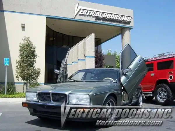 Vertical Doors Jaguar XJ12 1980-1992