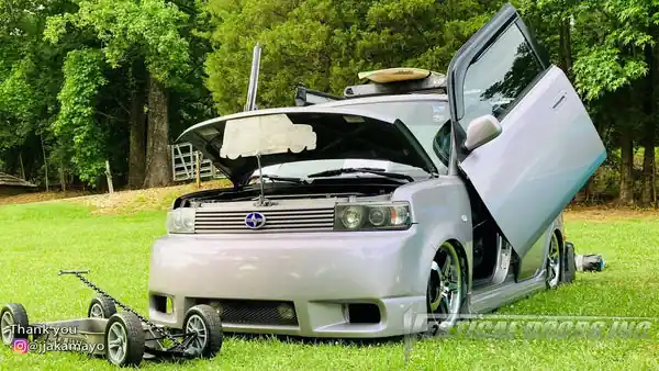 Scion xB 2004-2007 Vertical Doors